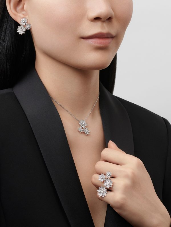 Lotus pendant, 3 flowers - Image 3