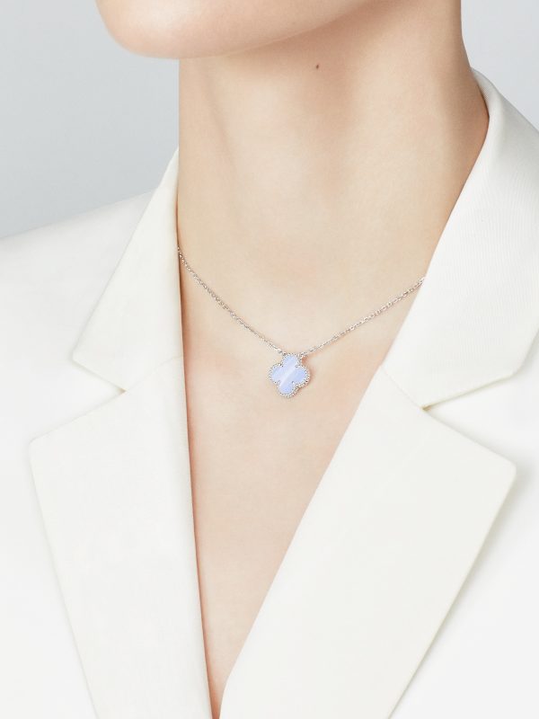 Vintage Alhambra pendant - Image 3